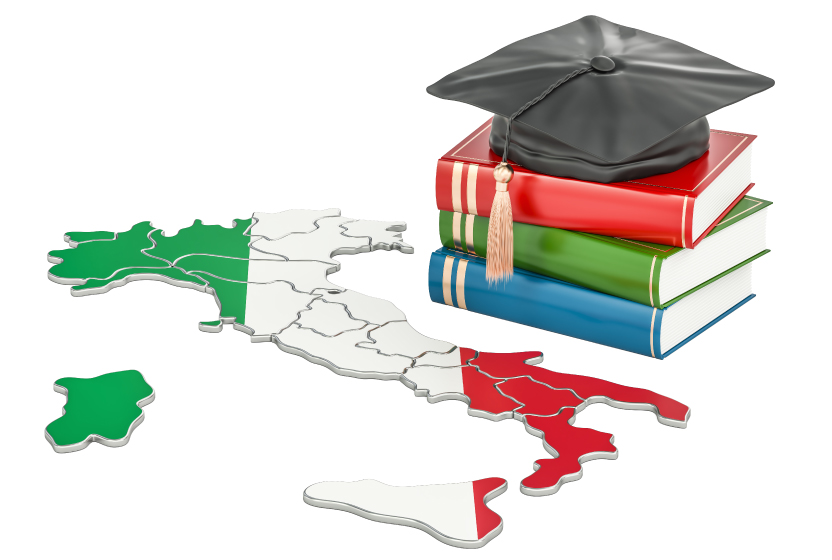 پرچ و نقشه ایتالیا با کتاب و کلاه فارغ‌التحصیلی
